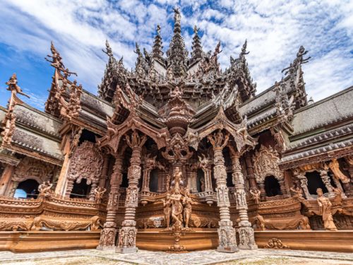 sanctuaire-de-la-vérité-à-pattaya