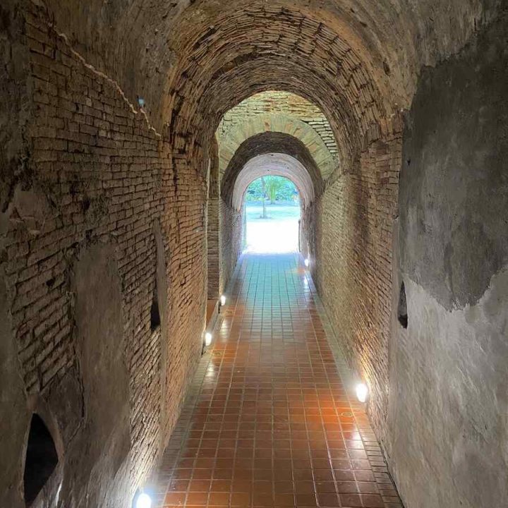 tunnels-wat-u-mong