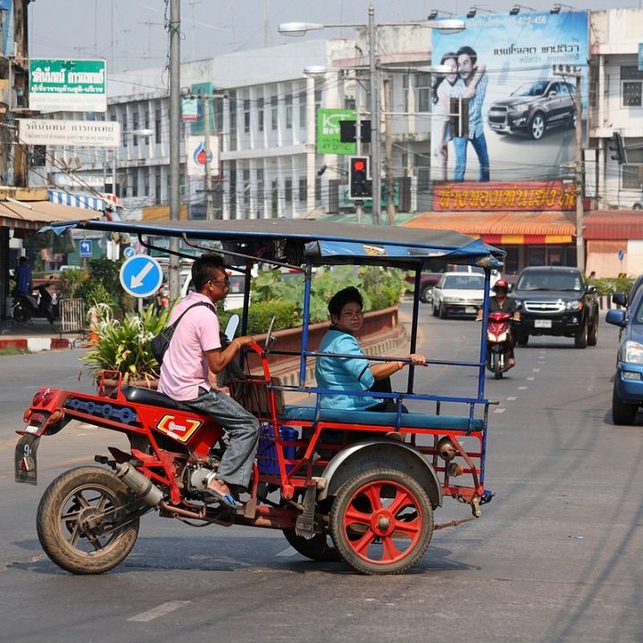 parc-historique-de-sukhothai-tuk-tuk